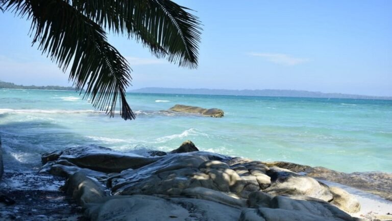 Kala Pathar Beach