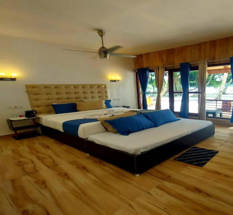 Honeymoon Suite (Beach facing with single Jacuzzi)
