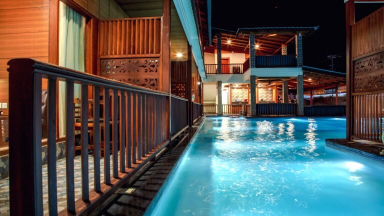 Lagoon Vista Stepping Pool